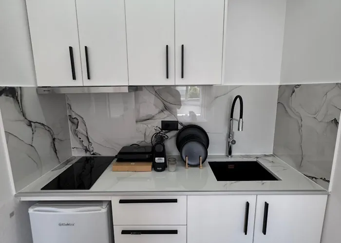 Aliko - Sea View Apartment Sarandë